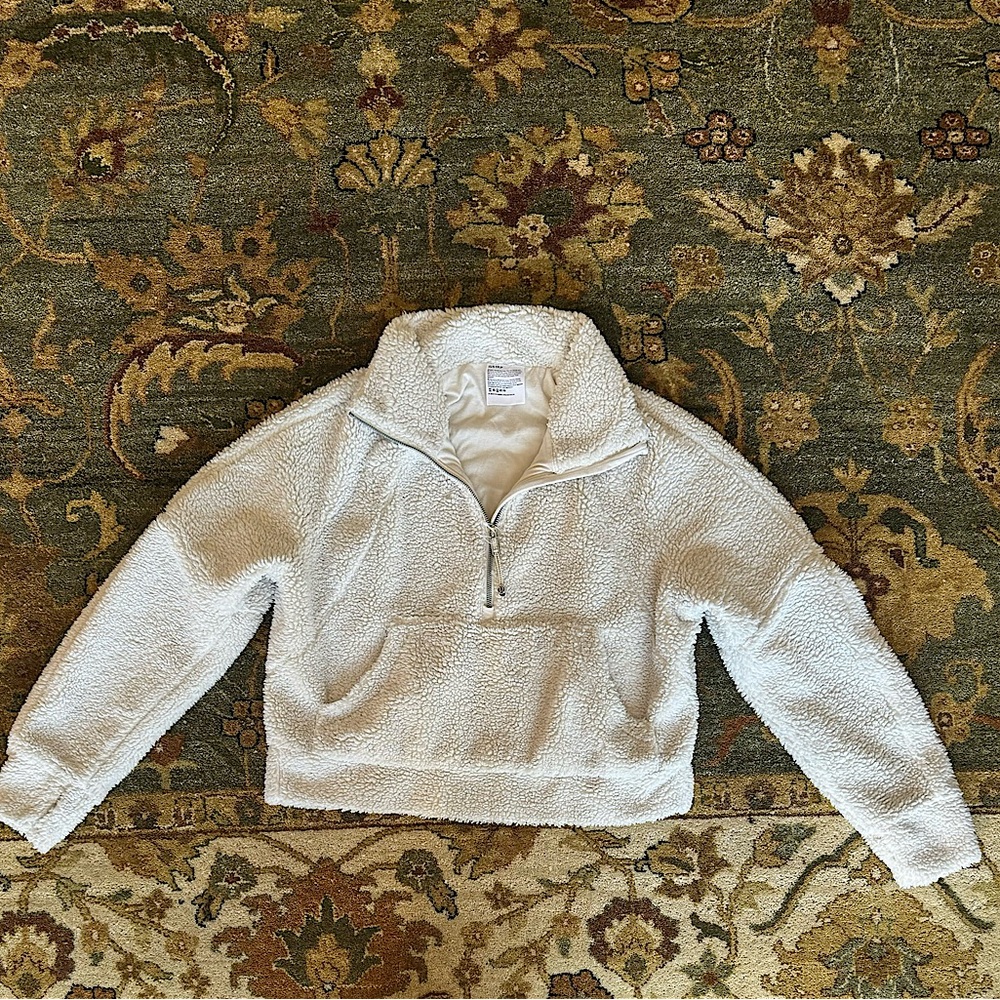 Lululemon Slightly used great condition lOff white color